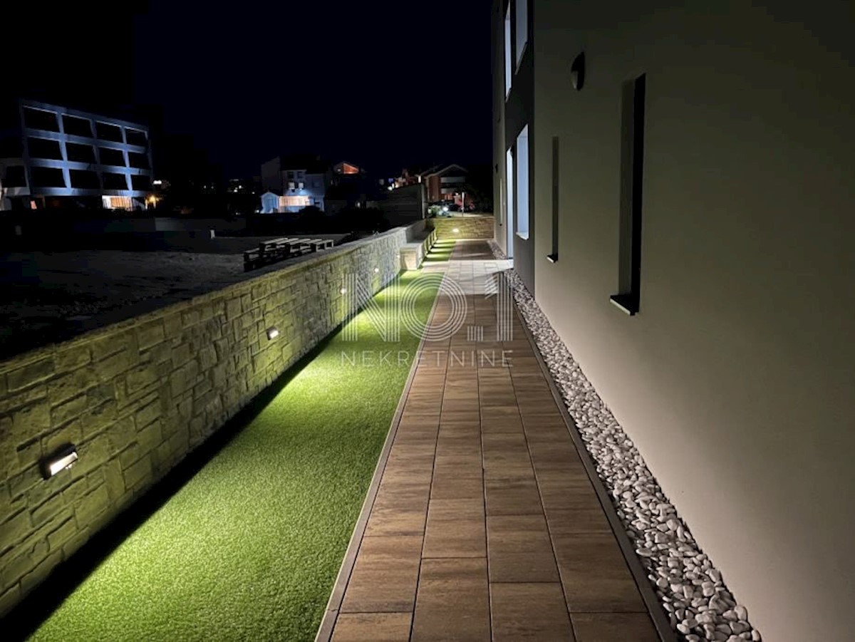 Povljana - prodaja apartma v novogradnji, 100 m od morja!