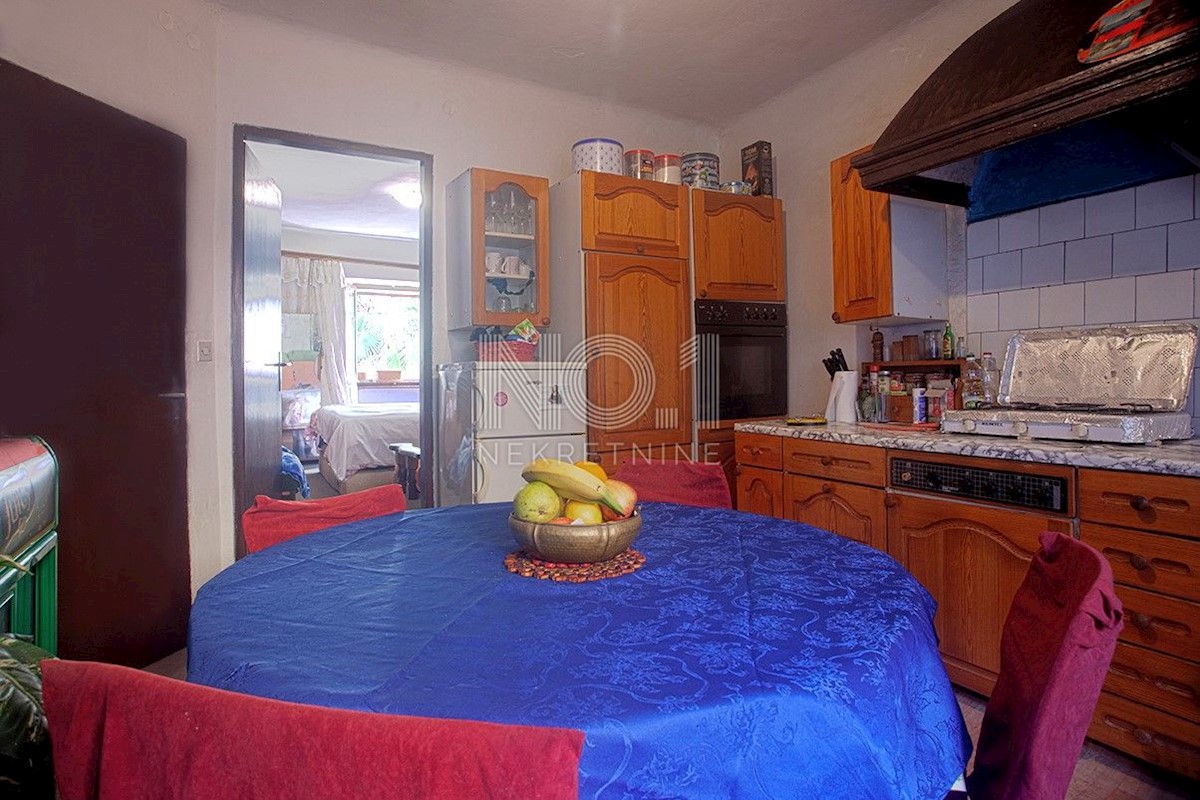 Novigrad - trietažno stanovanje v starem mestnem jedru