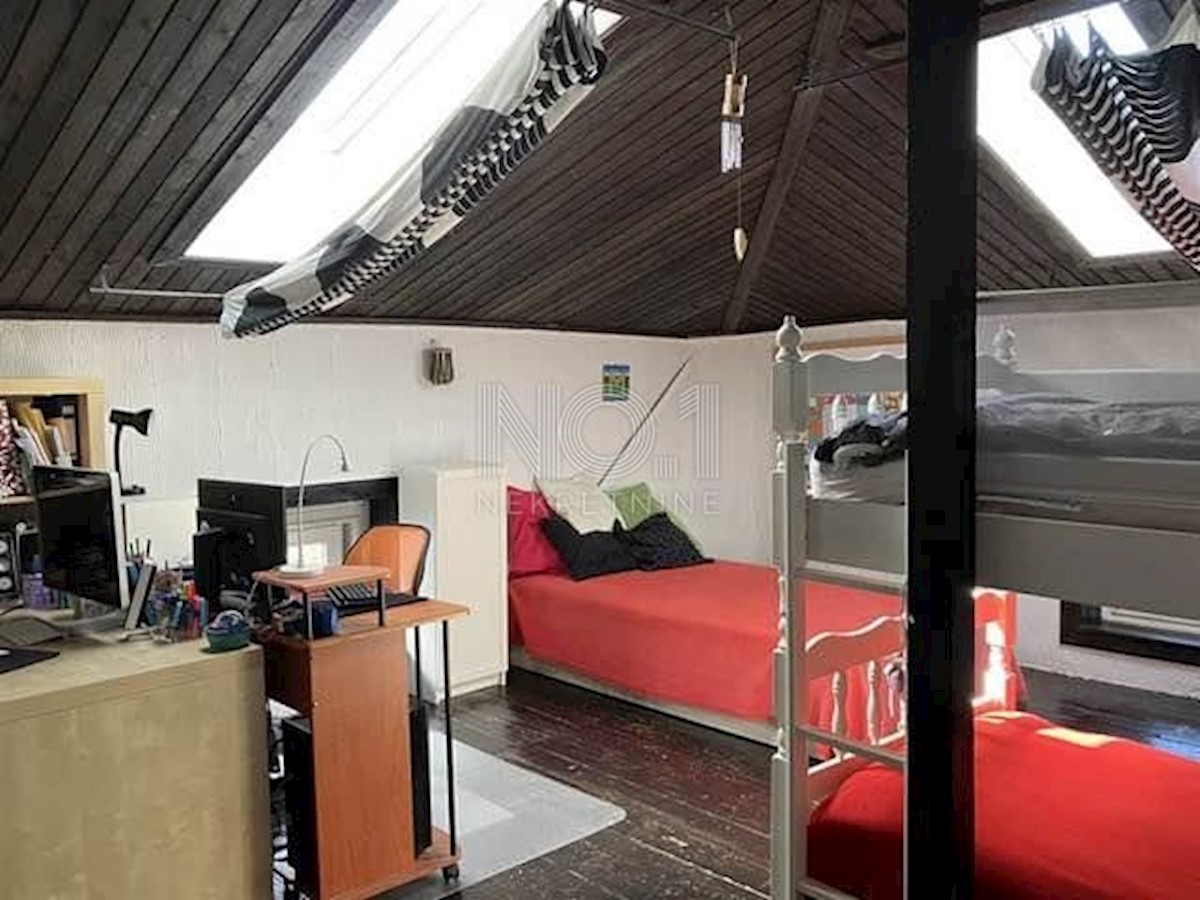 Brajda - prodamo stanovanje nedaleč od centra mesta za investicijo