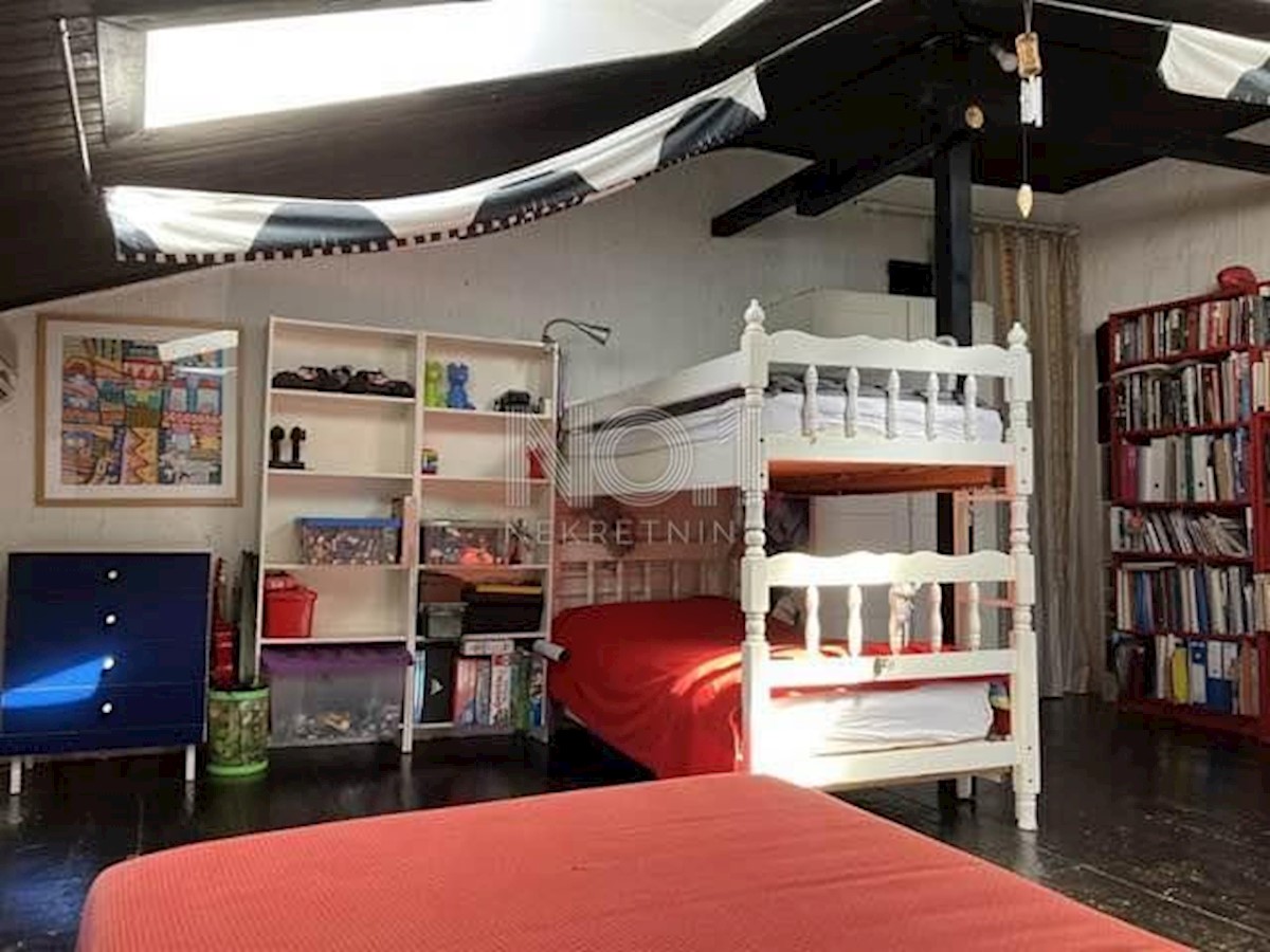 Brajda - prodamo stanovanje nedaleč od centra mesta za investicijo