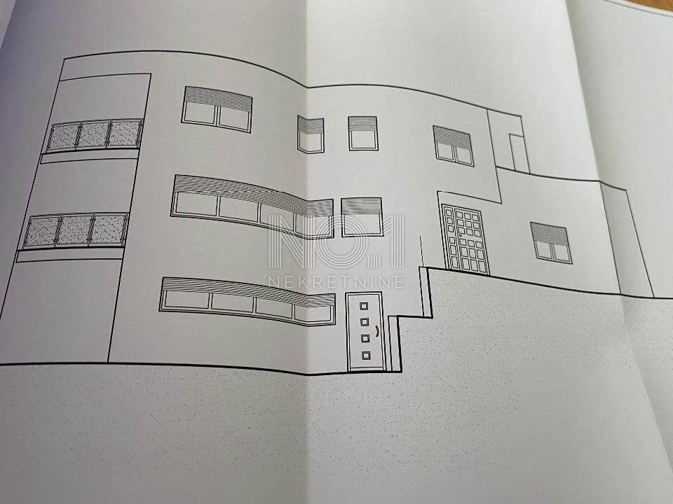Permani - prodaja gradbenega zemljišča