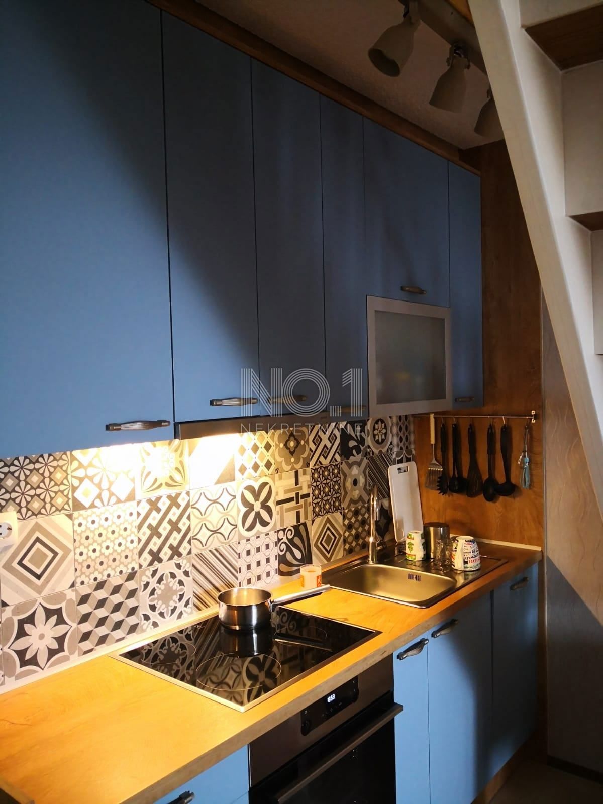 Novi Vinodolski - dvoetažni apartma s pogledom na morje