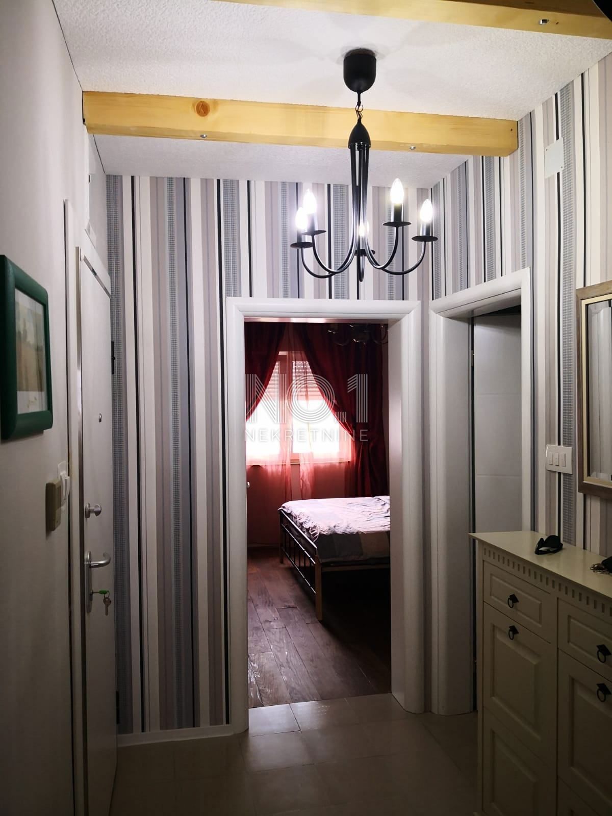Novi Vinodolski - dvoetažni apartma s pogledom na morje