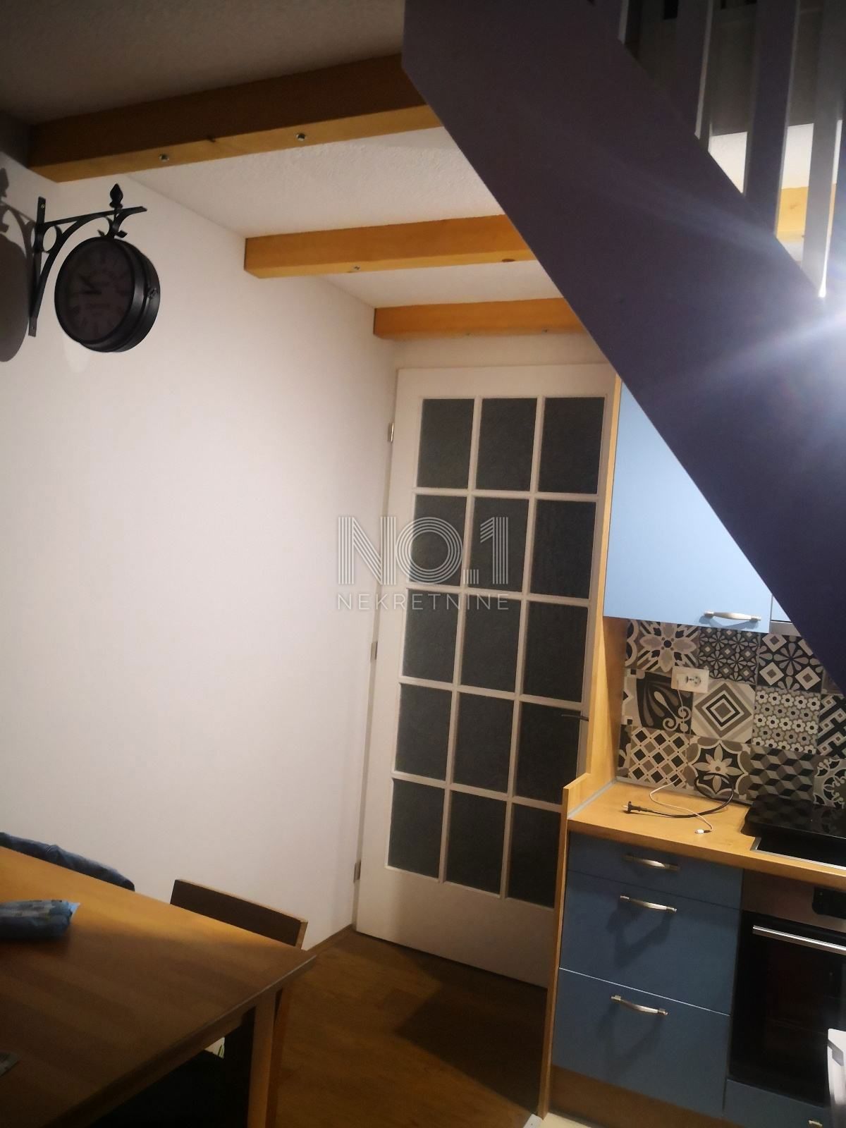 Novi Vinodolski - dvoetažni apartma s pogledom na morje