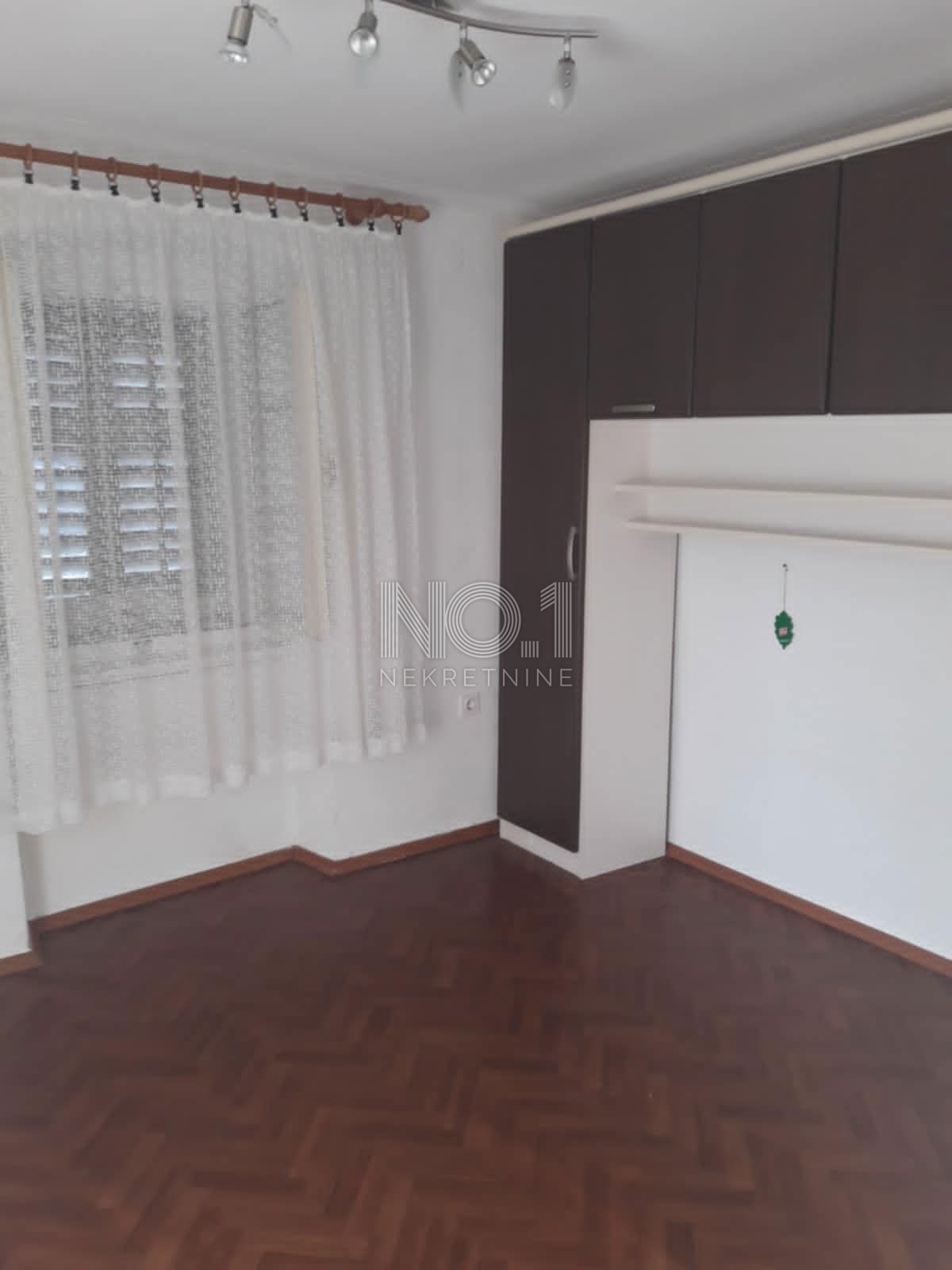 Mali Lošinj - stan na odlični lokaciji z veliko teraso