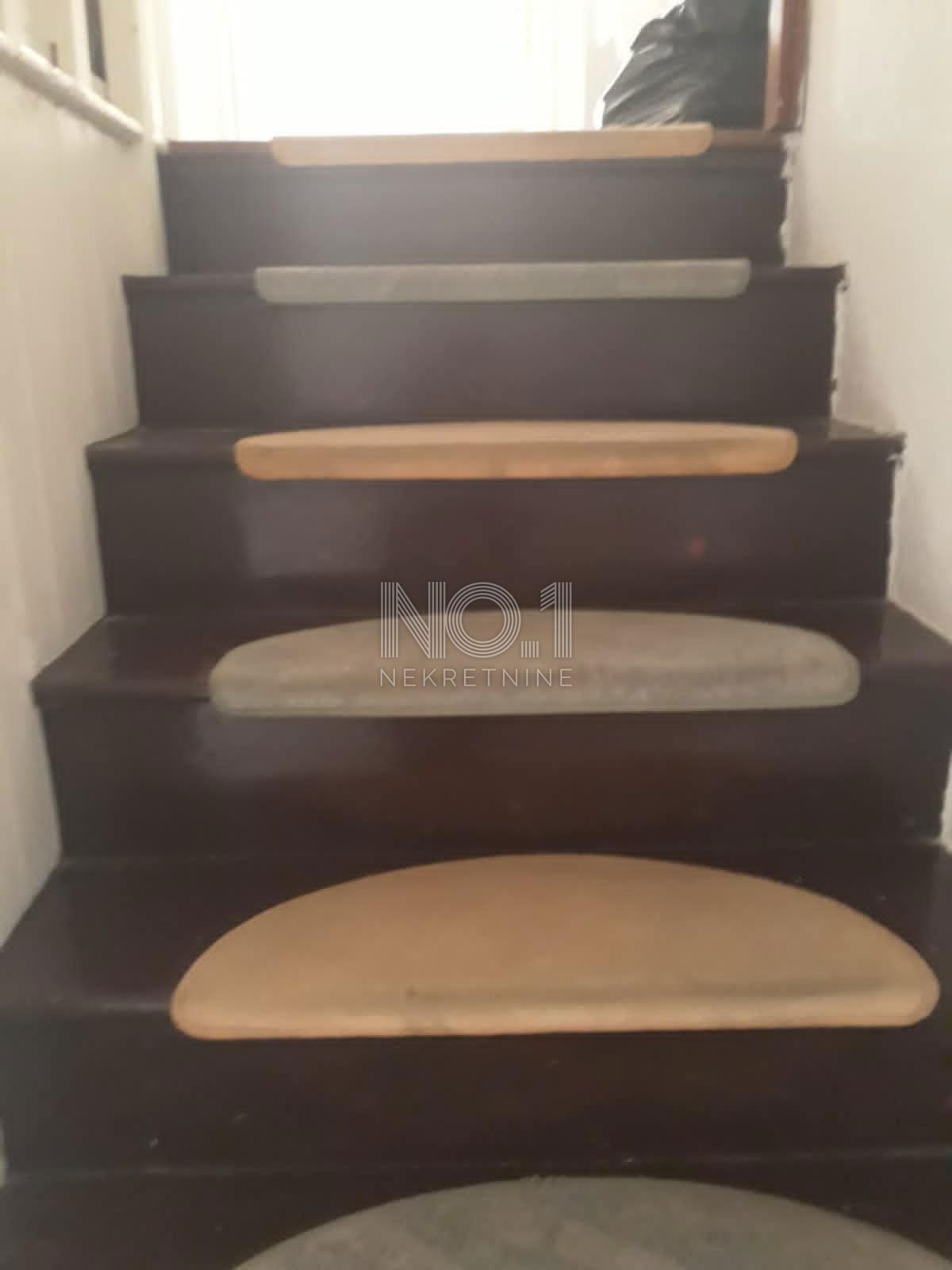 Mali Lošinj - stan na odlični lokaciji z veliko teraso
