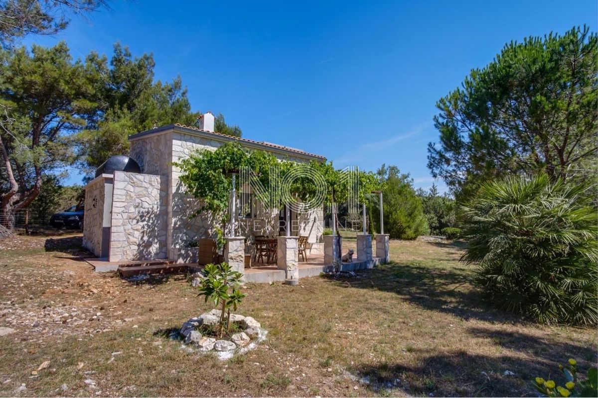 Mali Lošinj - prodaja kamnite hiše za turistične naložbe