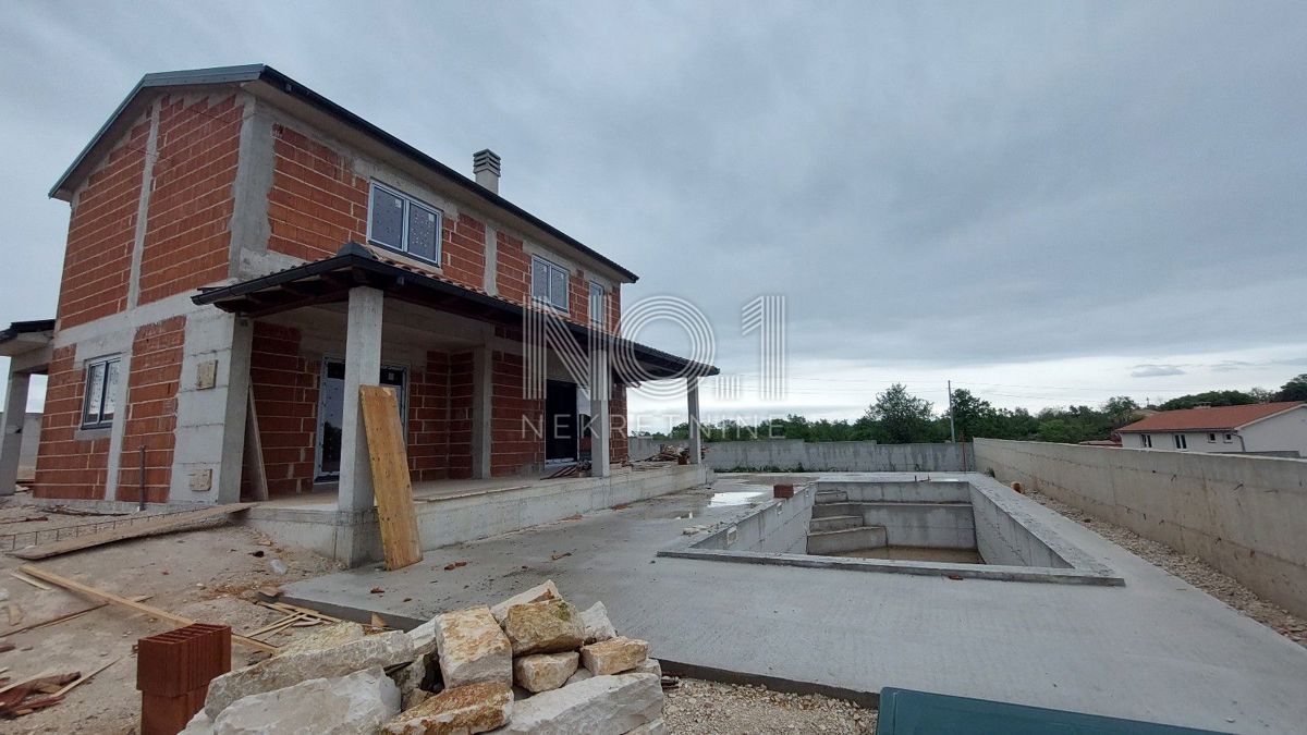 Svetvinčenat - vila v Rohbau fazi