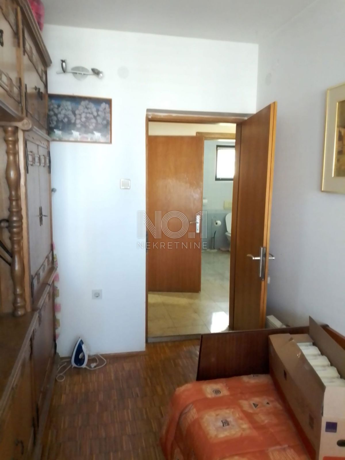  Dramalj - prodaja etaže z 2 terasama in 2 parkirnima mestoma.
