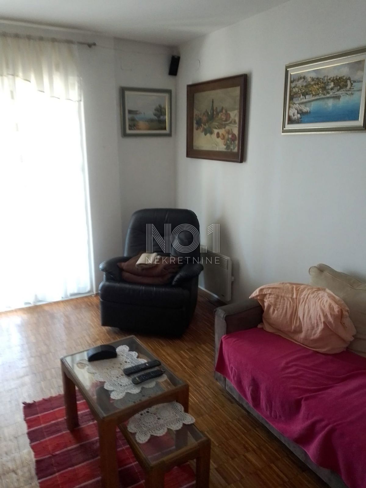  Dramalj - prodaja etaže z 2 terasama in 2 parkirnima mestoma.