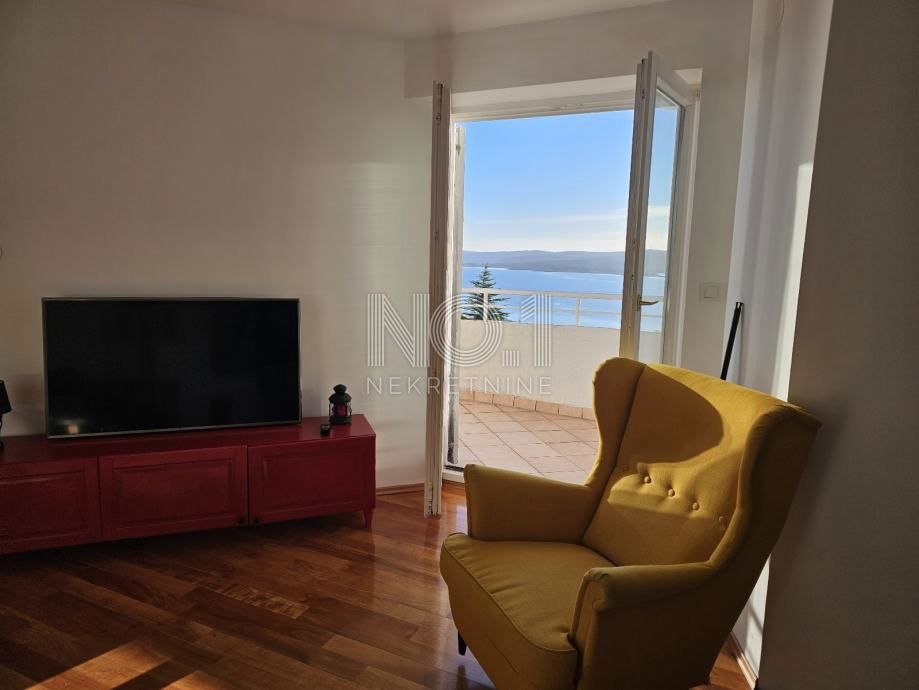 Crikvenica - vrhunsko prenovljen apartma s pogledom na morje