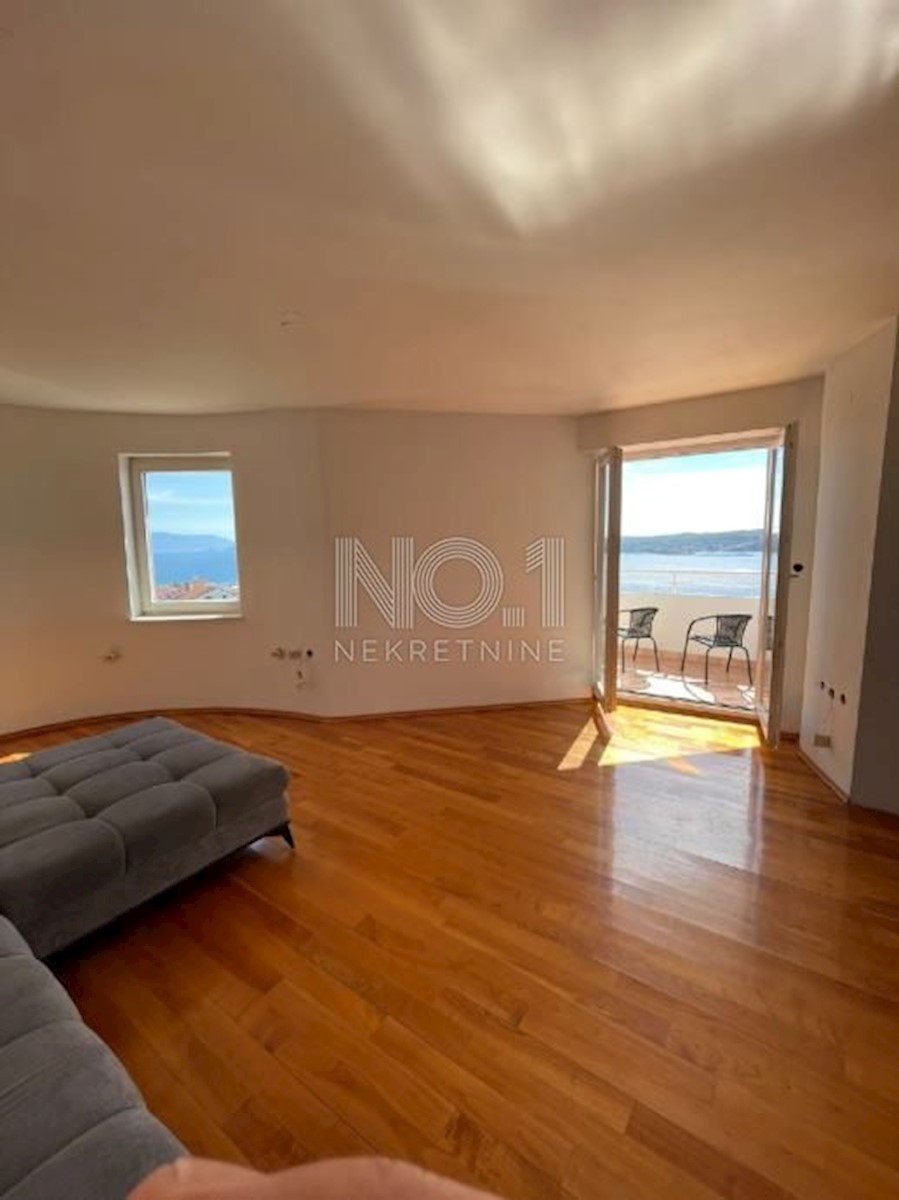 Crikvenica - vrhunsko prenovljen apartma s pogledom na morje