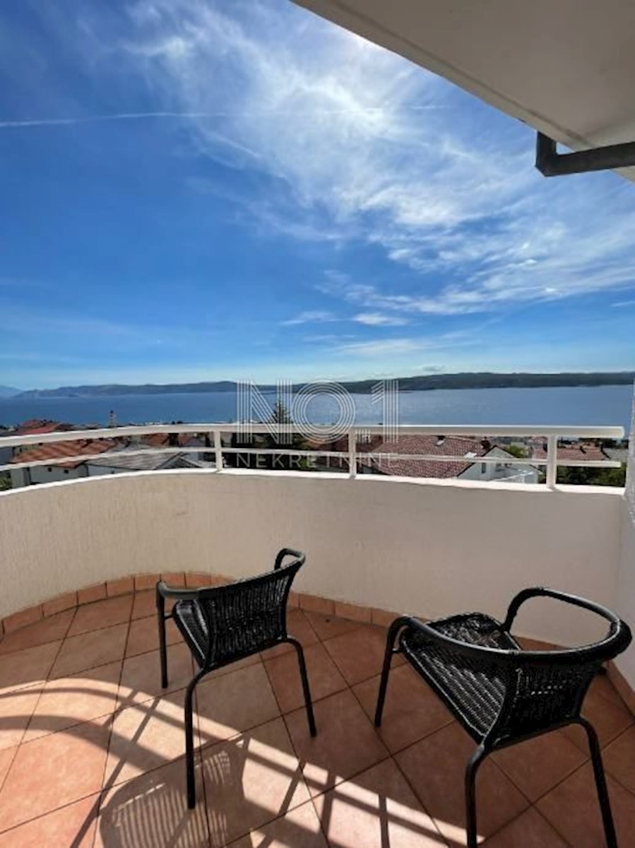 Crikvenica - vrhunsko prenovljen apartma s pogledom na morje