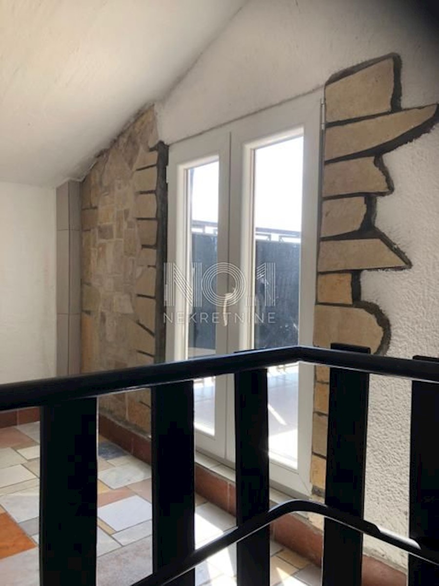 Brtonigla - prodaja dvoetažnega stanovanja za investicijo