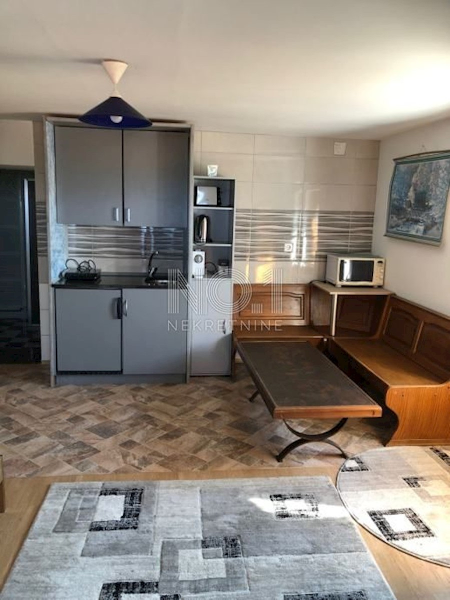Brtonigla - prodaja dvoetažnega stanovanja za investicijo