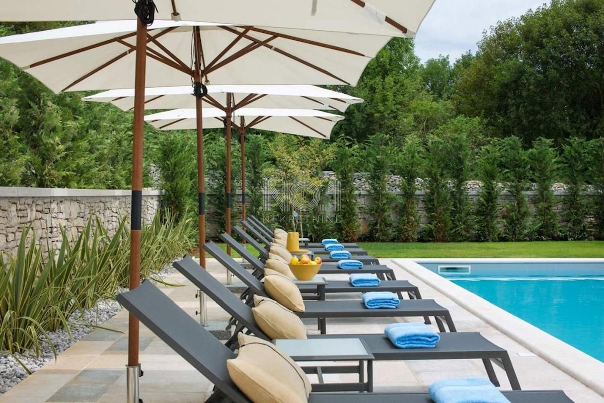 Kanfanar - vila z bazeni in športnimi igrišči
