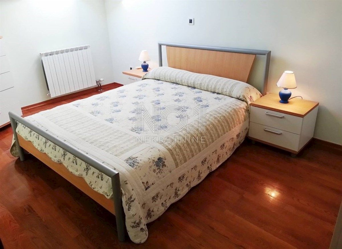 Ičići - prodaja čudovitega dvoetažnega apartmaja s pogledom na morje