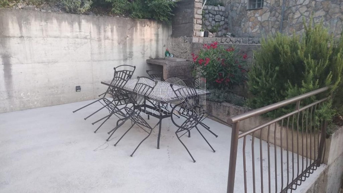 Senj - prodaja stanovanja s teraso in garažo