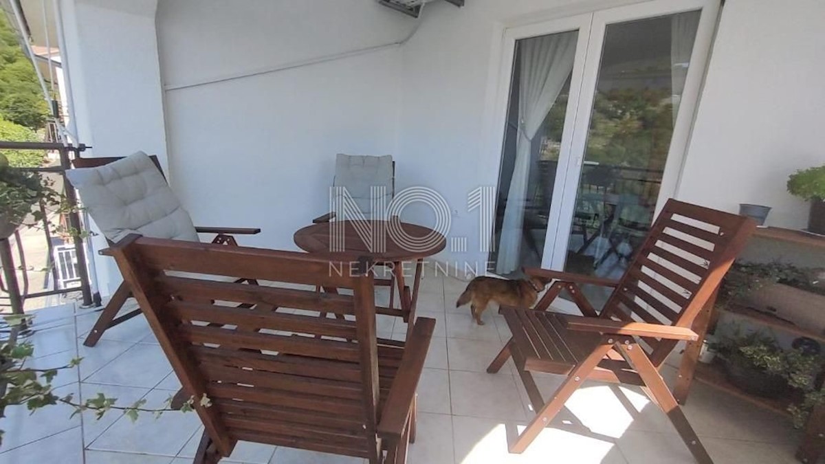 Senj - prodaja stanovanja s teraso in garažo