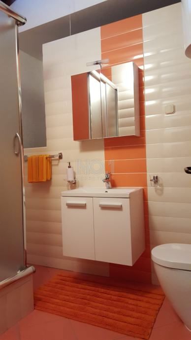 Malinska - prodamo dvoetažni apartma