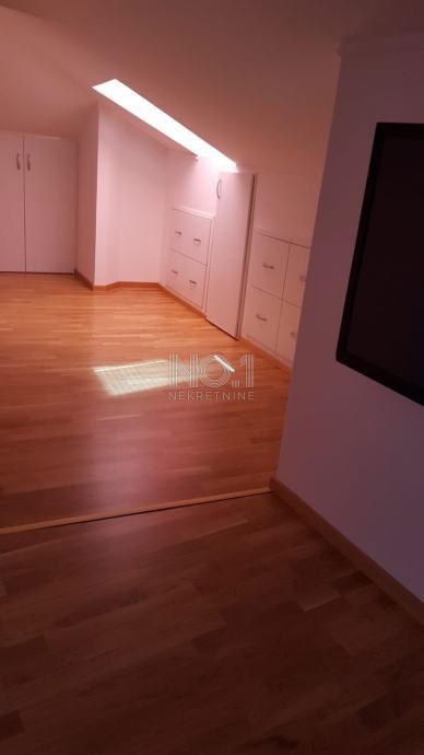 Malinska - prodamo dvoetažni apartma