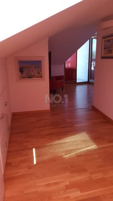 Malinska - prodamo dvoetažni apartma