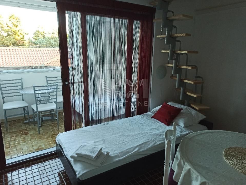 Novalja - prodaja dvoetažnega apartmaja ob morju