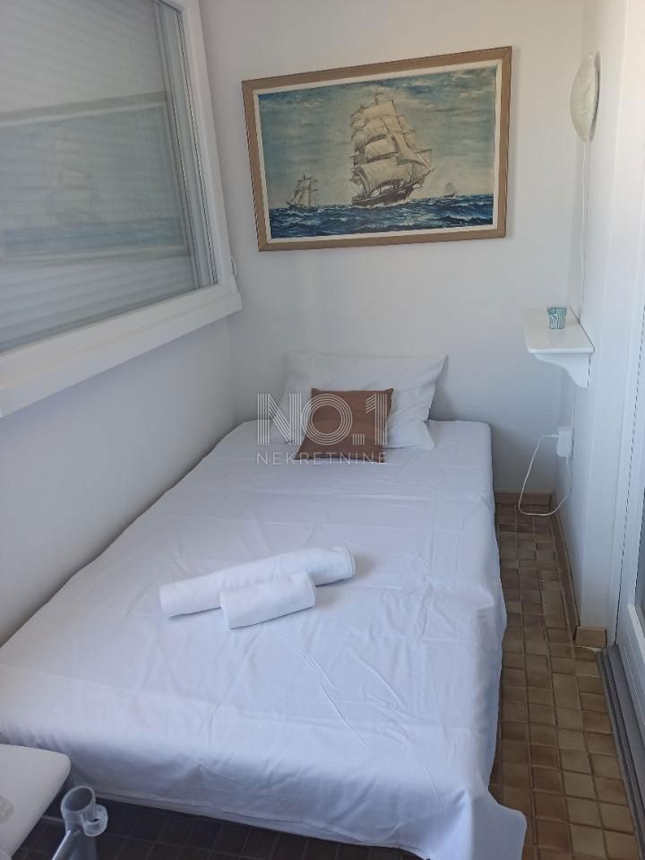Novalja - prodaja dvoetažnega apartmaja ob morju