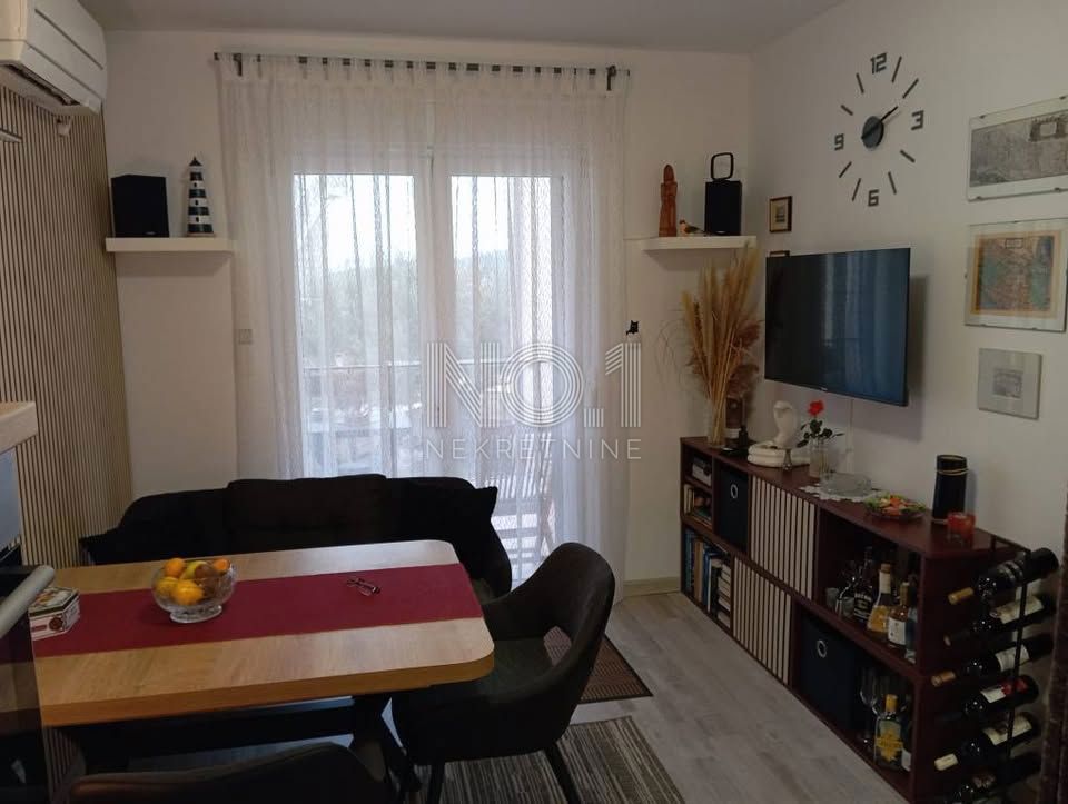 Ližnjan - prodaja dvosobnega stanovanja s teraso
