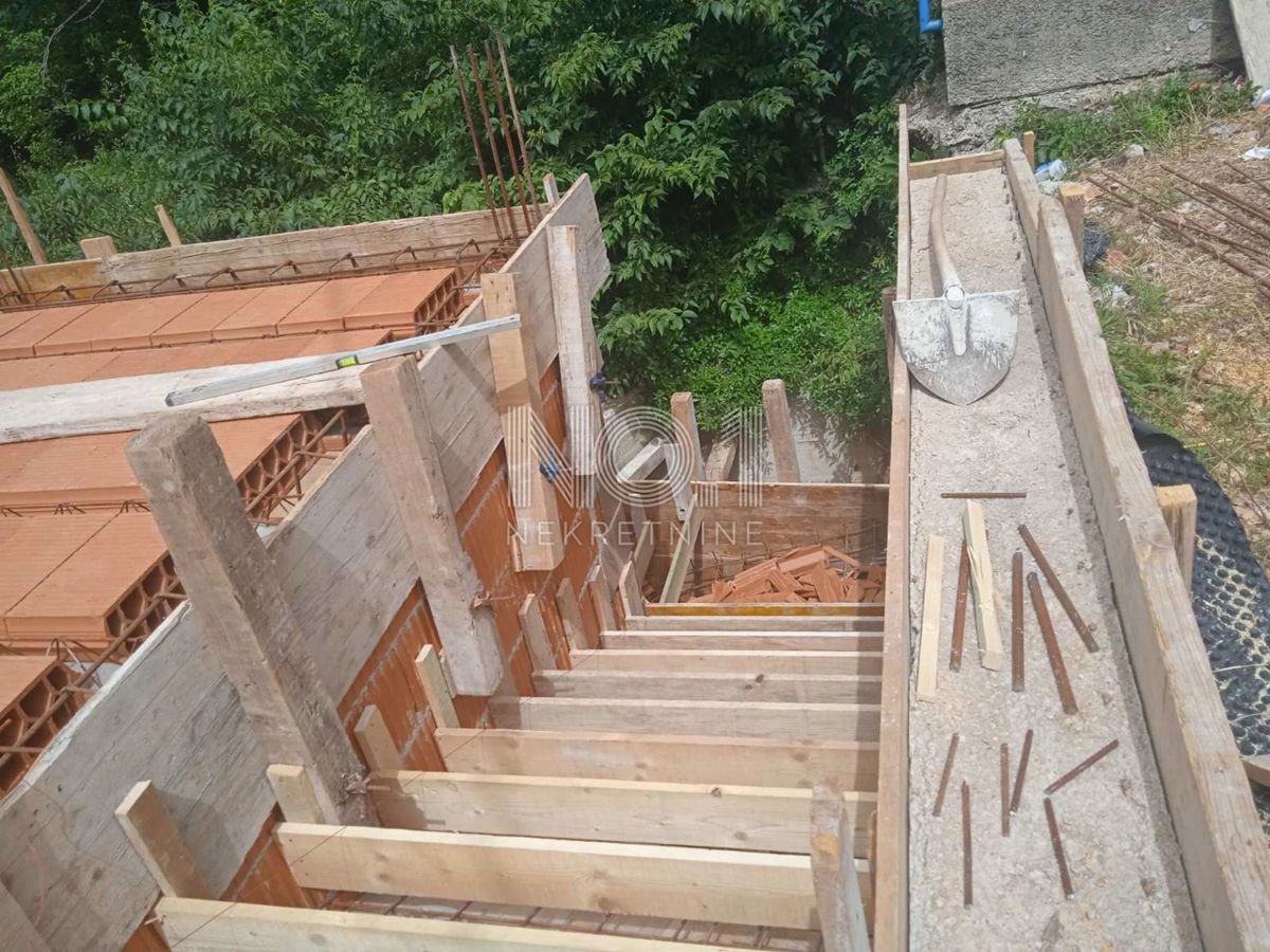 Kostrena - prodaja gradbenega projekta na odlični lokaciji
