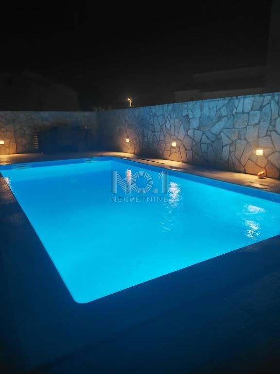 Kučeli - prodaja stanovanja s bazenom in spa območjem