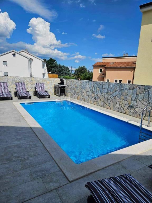 Kučeli - prodaja stanovanja s bazenom in spa območjem