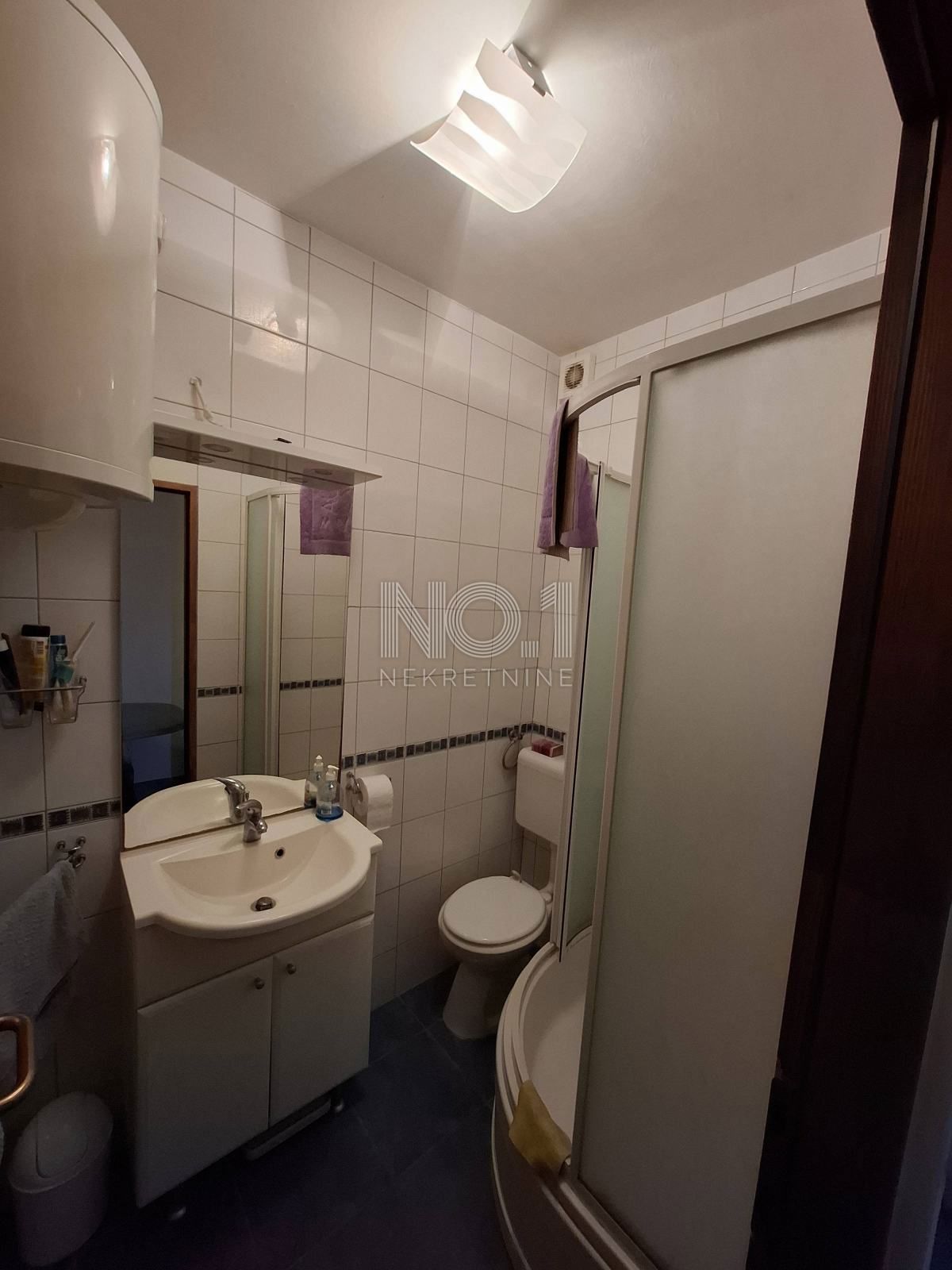 Crikvenica - etaža hiše s 3 apartmaji