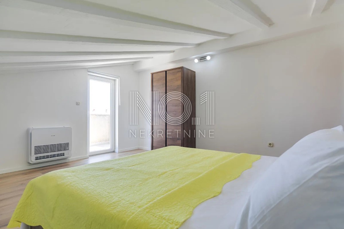 Poreč - čudovita vila s 3 apartmaji in bazenom