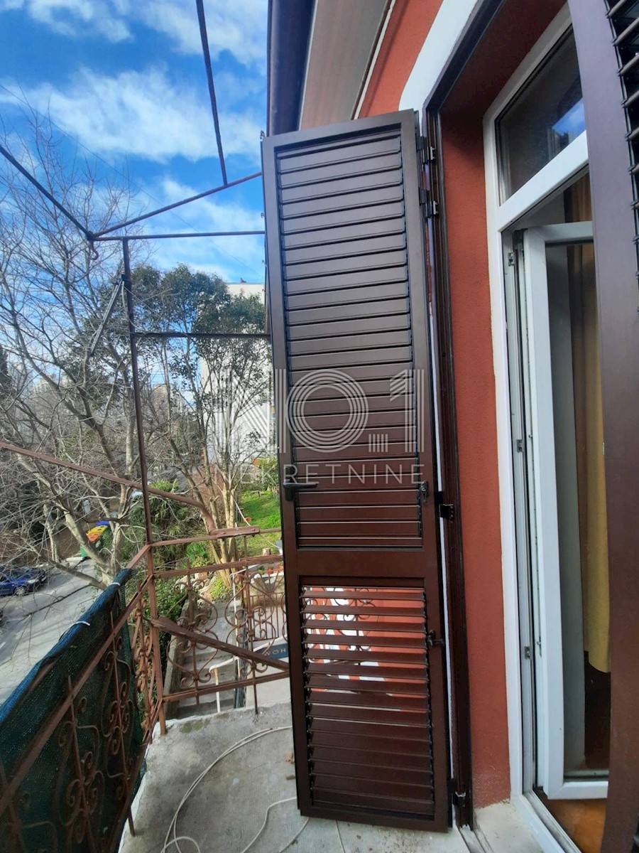 Podmurvice - Apartma v vili na mirni lokaciji
