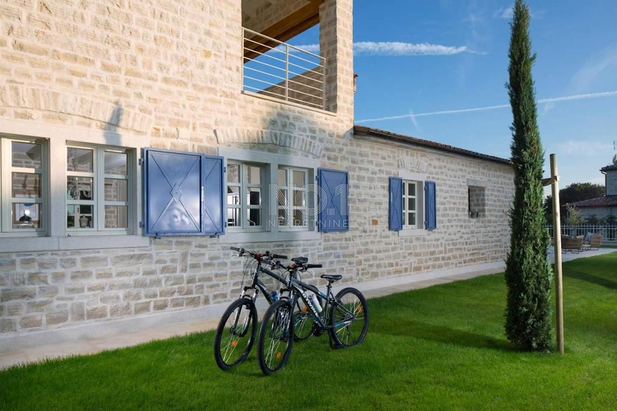Kanfanar - vila z bazeni in športnimi igrišči