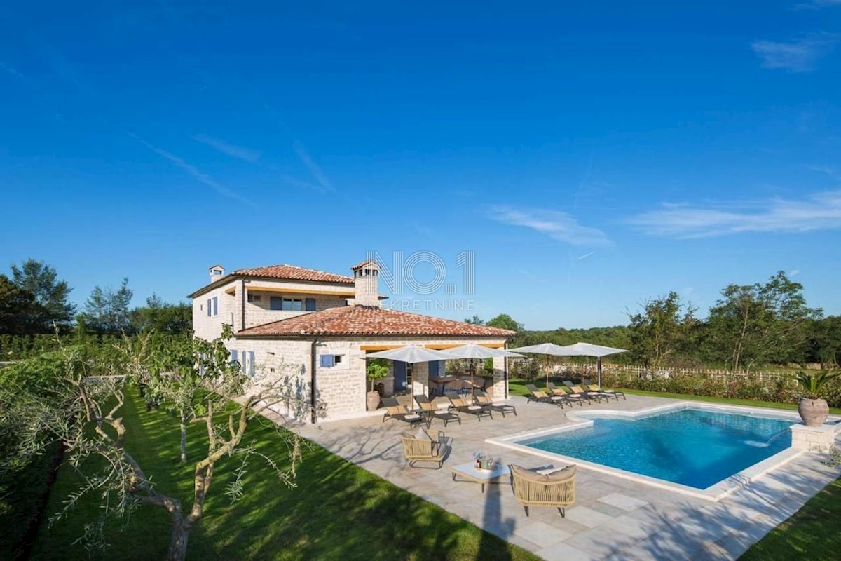 Kanfanar - vila z bazeni in športnimi igrišči