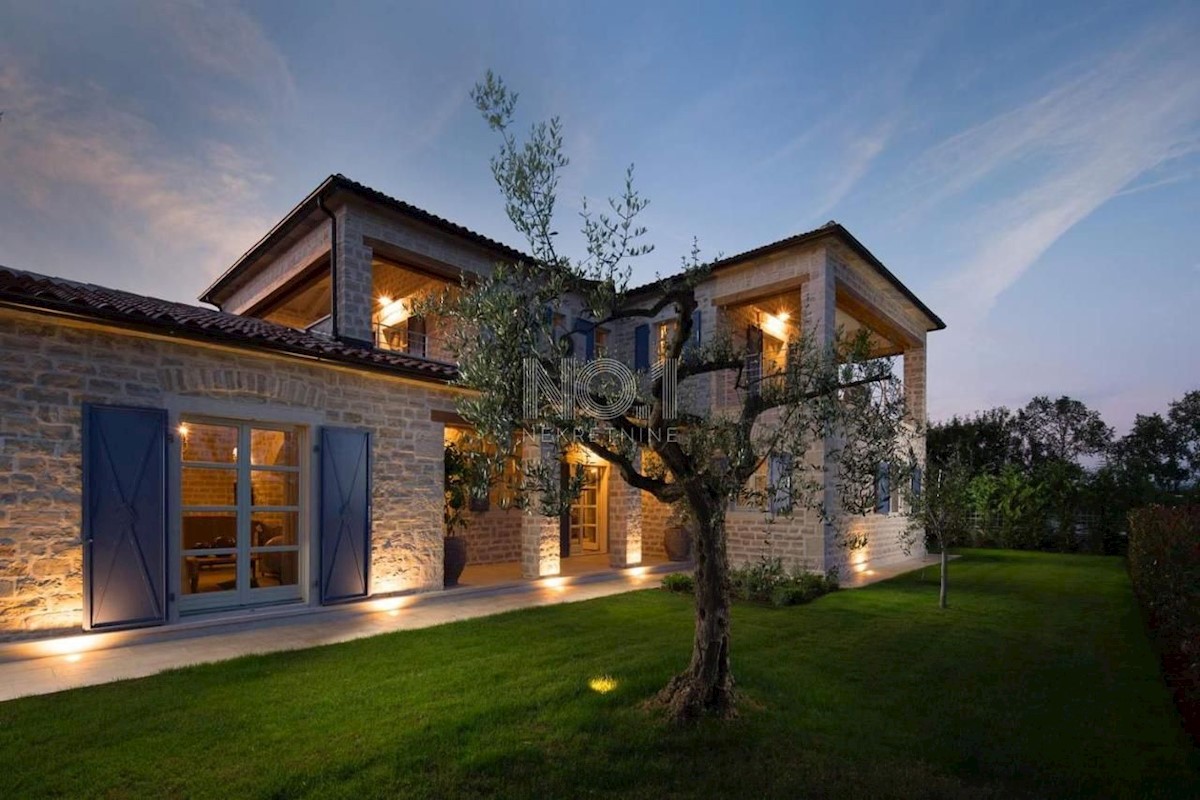 Kanfanar - vila z bazeni in športnimi igrišči