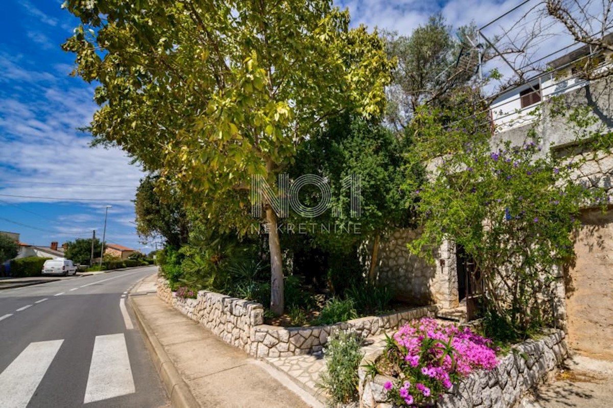 Mali Lošinj - enonadstropna hiša v bližini centra