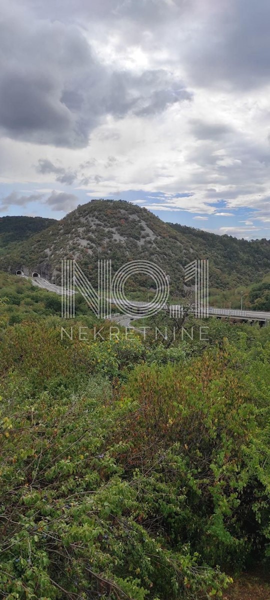 Sušačka Draga - prodaja družinske hiše z 2 apartmajema