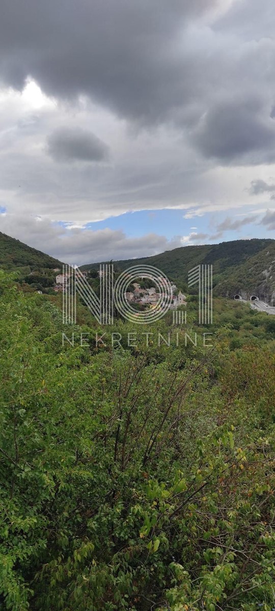 Sušačka Draga - prodaja družinske hiše z 2 apartmajema