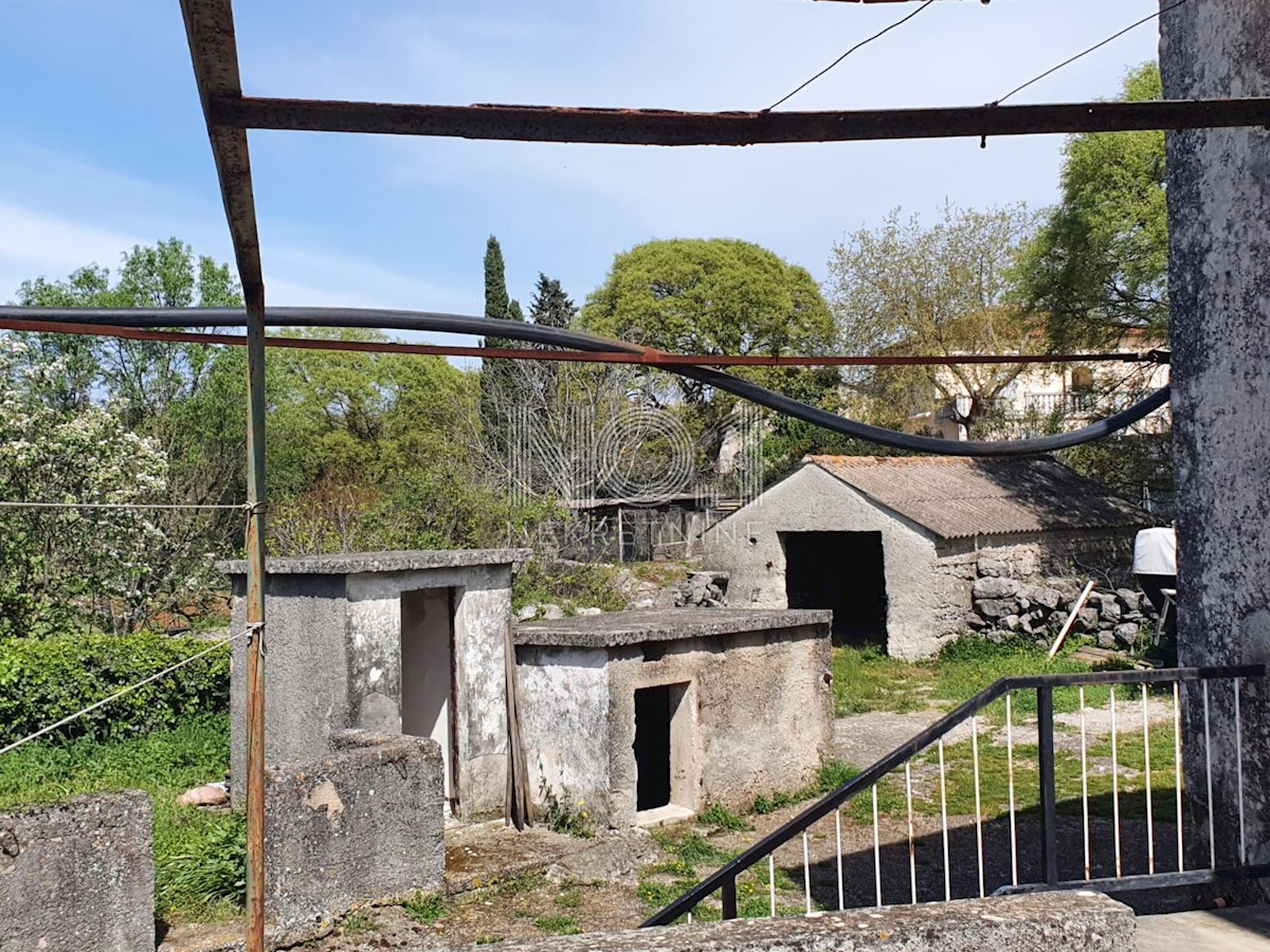 Krk - prodaja dvojčka za adaptacijo