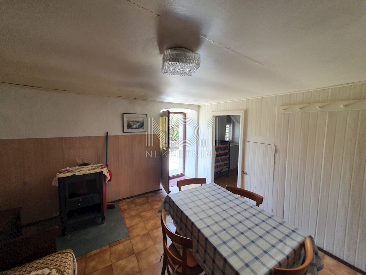 Krk - prodaja dvojčka za adaptacijo
