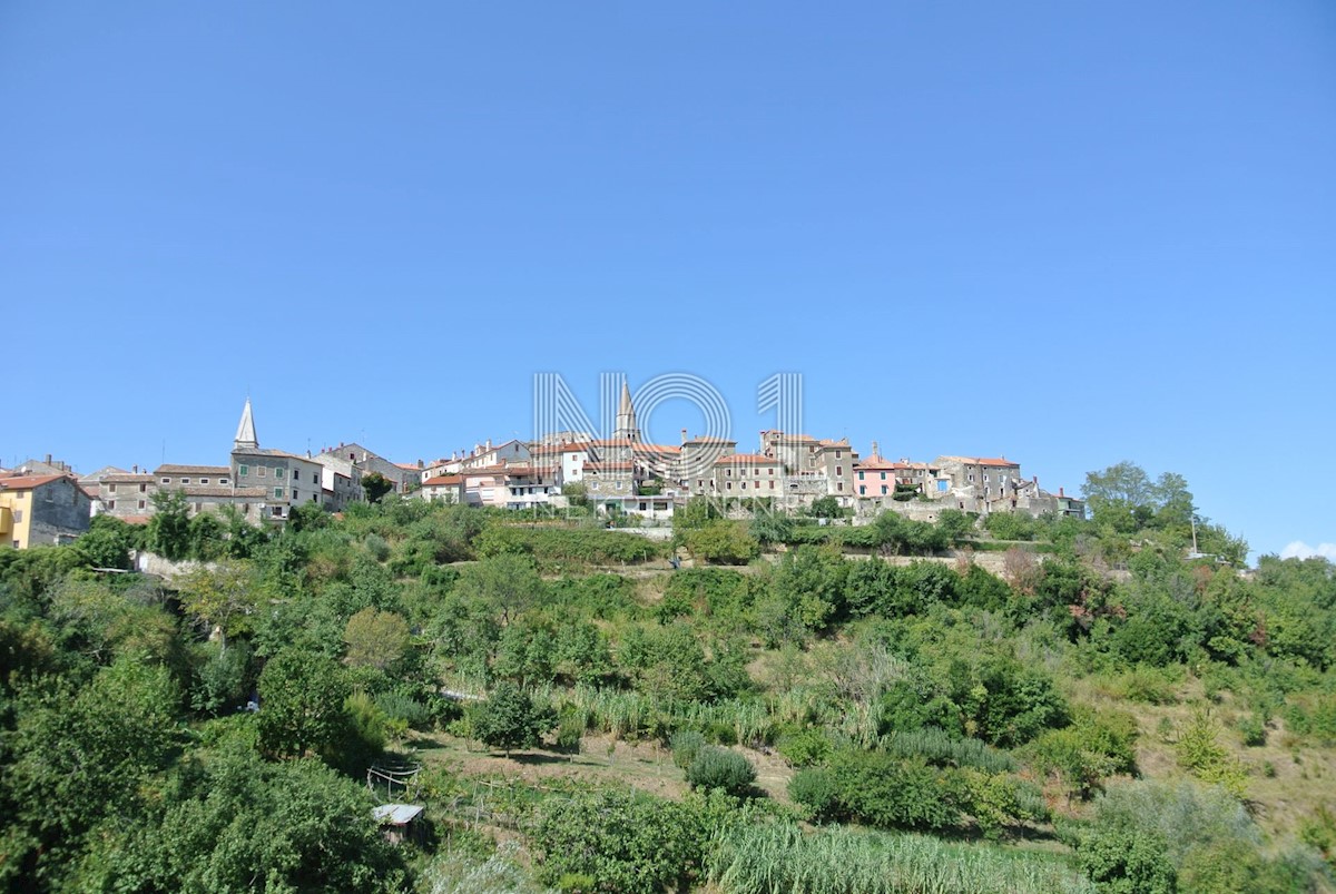Buje - gradbeno zemljišče s pogledom na morje, SNIŽENO
