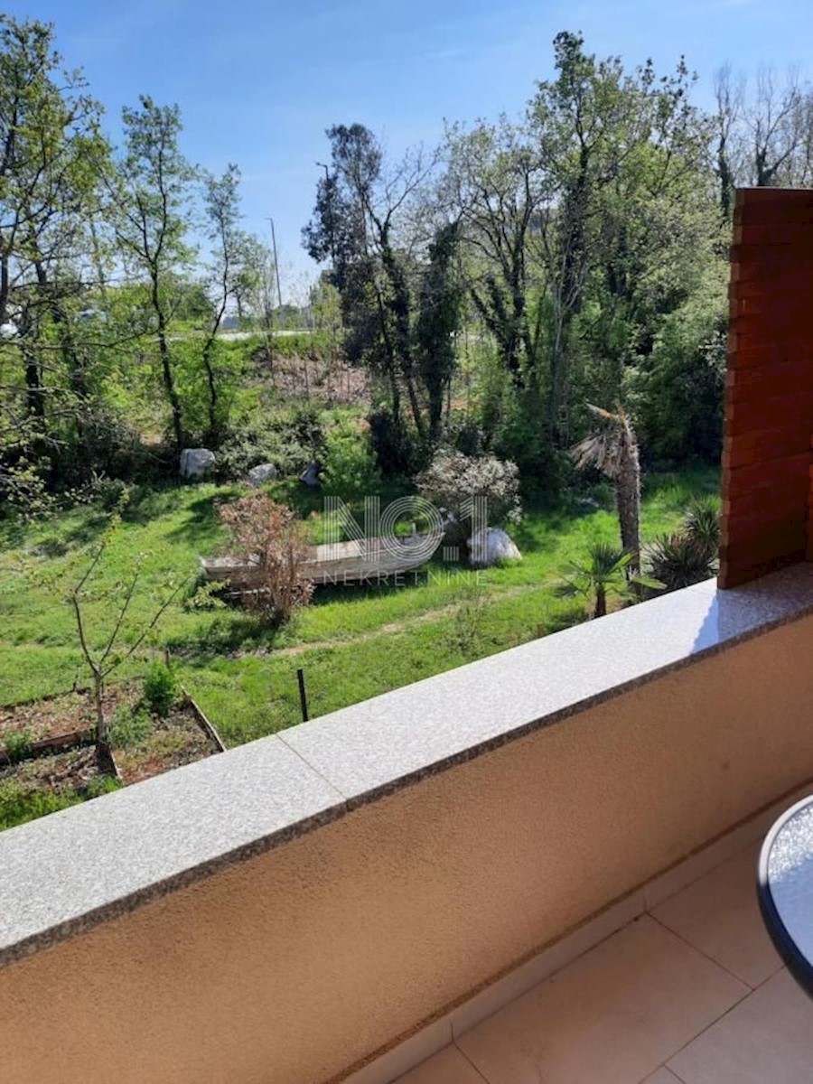 Poreč - dvojček 800 m od morja
