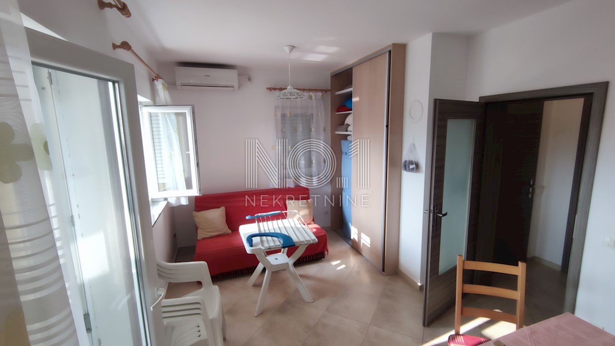 Baška - hiša z 2 apartmajema v mirnem okolju