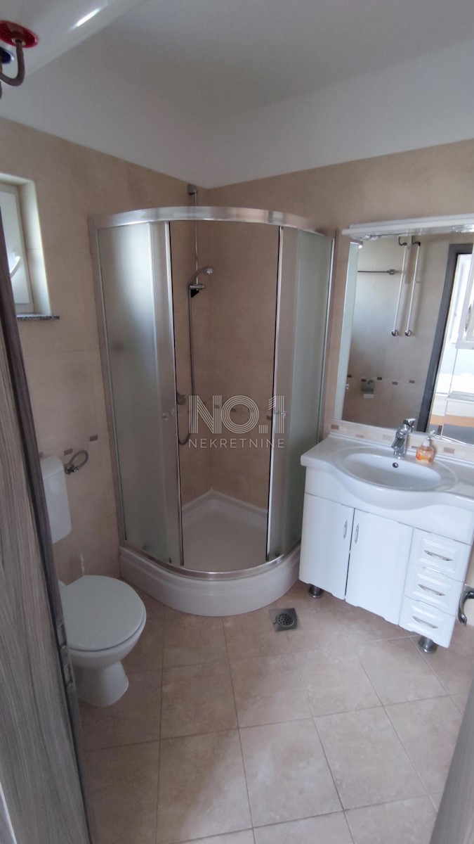 Baška - hiša z 2 apartmajema v mirnem okolju