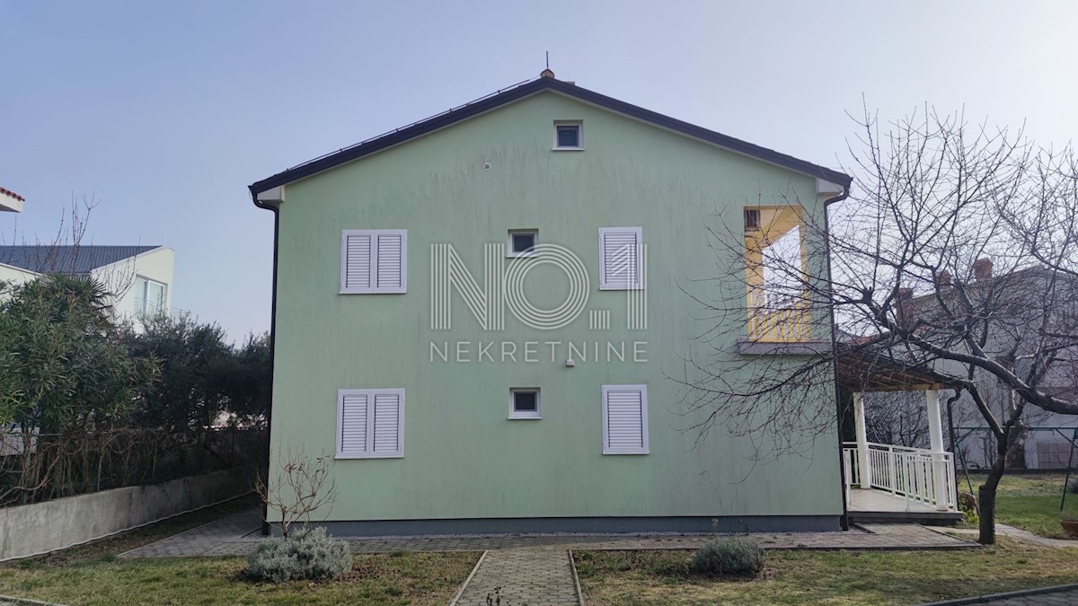 Baška - hiša z 2 apartmajema v mirnem okolju