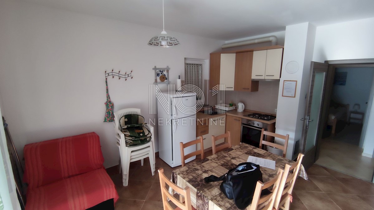 Baška - hiša z 2 apartmajema v mirnem okolju
