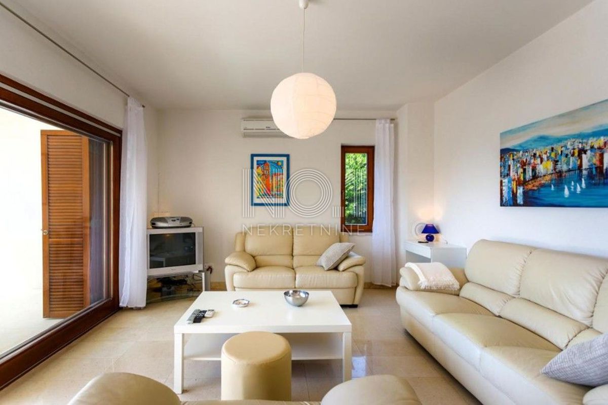 Krk - prodaja apartma ob morju in plaži